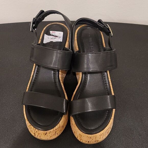 BRAND NEW WILD DIVA LOUNGS DOUBLE STRAP WEDGE SANDAL - Picture 3 of 16